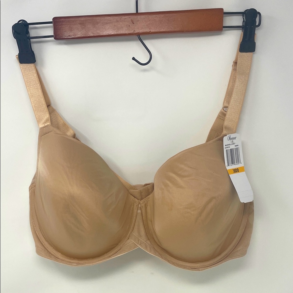 Paramour Nude Bra Size 38DD Brand New W/Tags